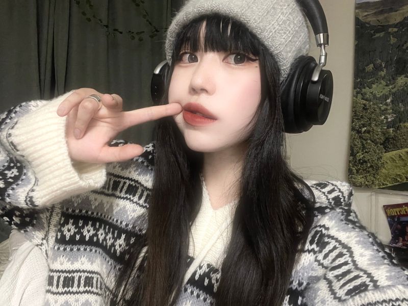 Igloo hooded long knitwear