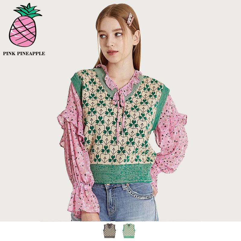 PINK PINEAPPLE（ピンクパイナップル）の「APPLE JACQUARD VEST（Tops）」