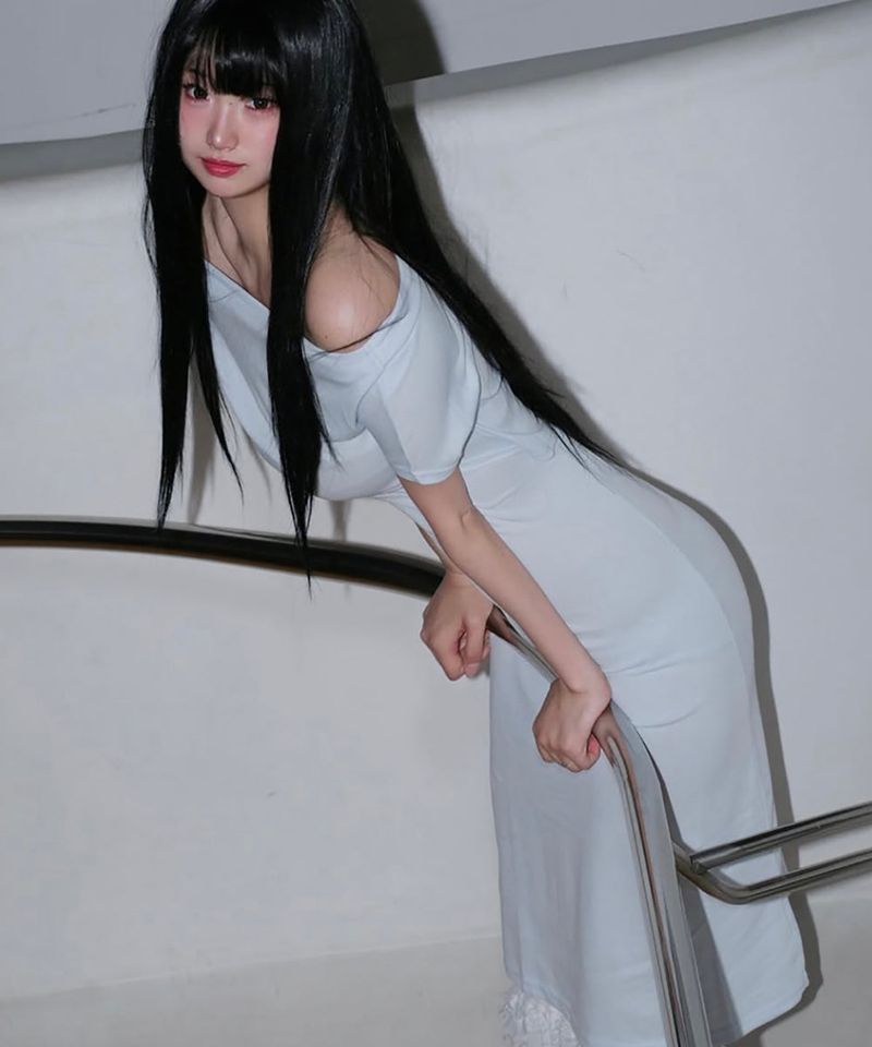 cattline（カトリーヌ）の「Off-Shoulder Slit Long Onepiece Sky Blue（Dresses）」