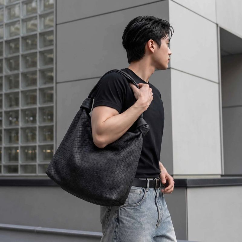 FADE MEET（フェードミート）の「Woven Suede-Look Shoulder Bag（Bags）」