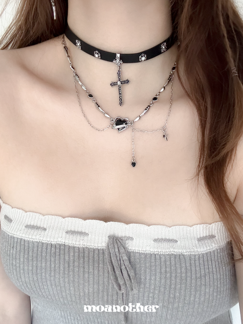 [Babymonster Ahyeon Pick!] Black Drop Heart Necklace