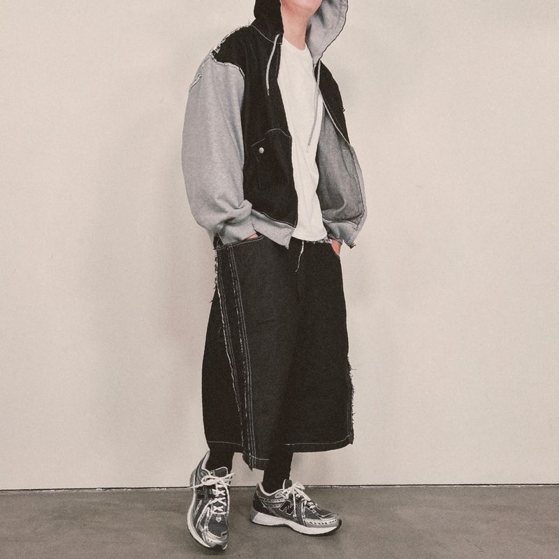 layered deconstructed denim capri shorts_black
