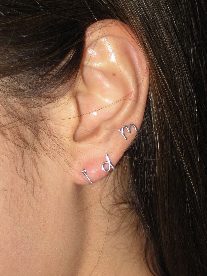 [Silver ver.] Initial doodle piercing