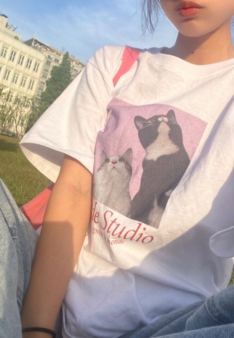 Hadde Studio（ハッデスタジオ）の「PINK CAT T-SHIRT（Tops）」