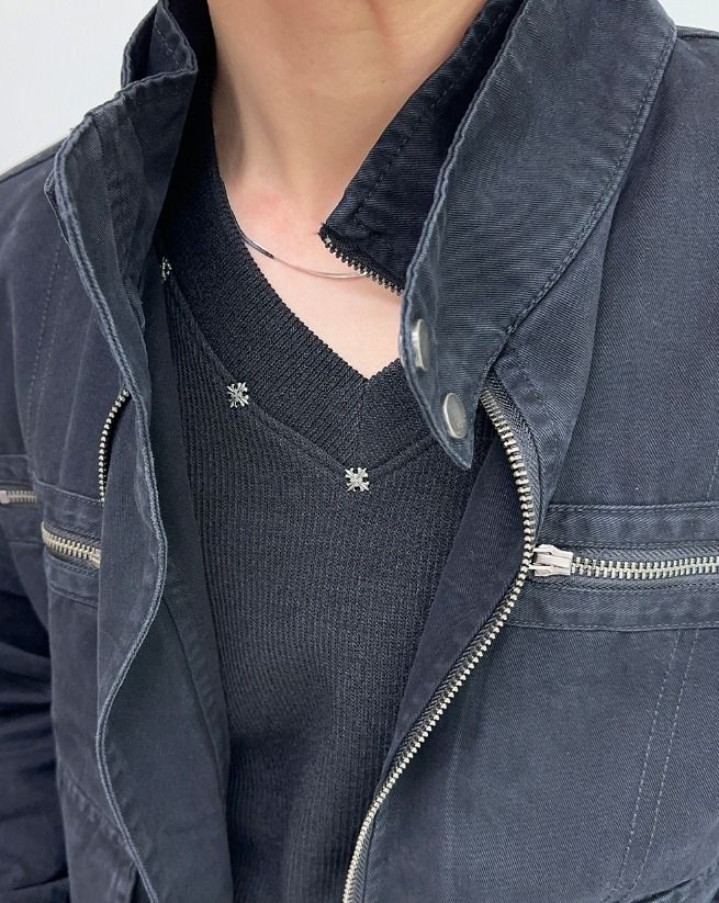 Cross Rivet V-neck Knit