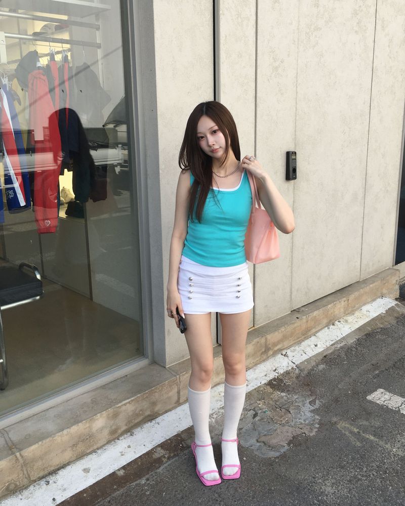 Coloring sleeveless