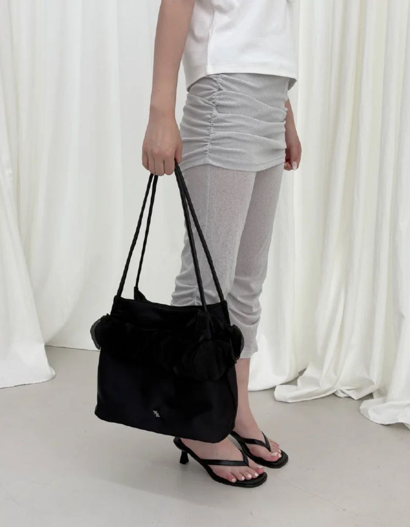 Frillish shoulder bag (black)