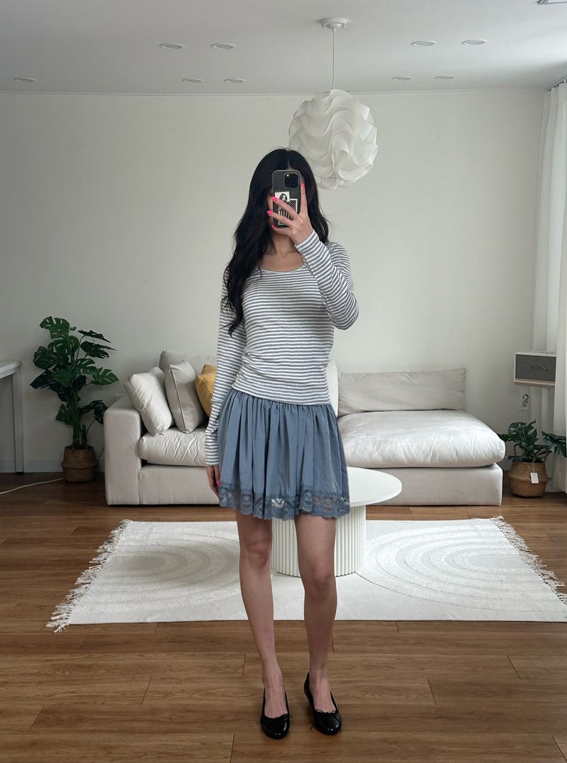 slim stripe u neck tee