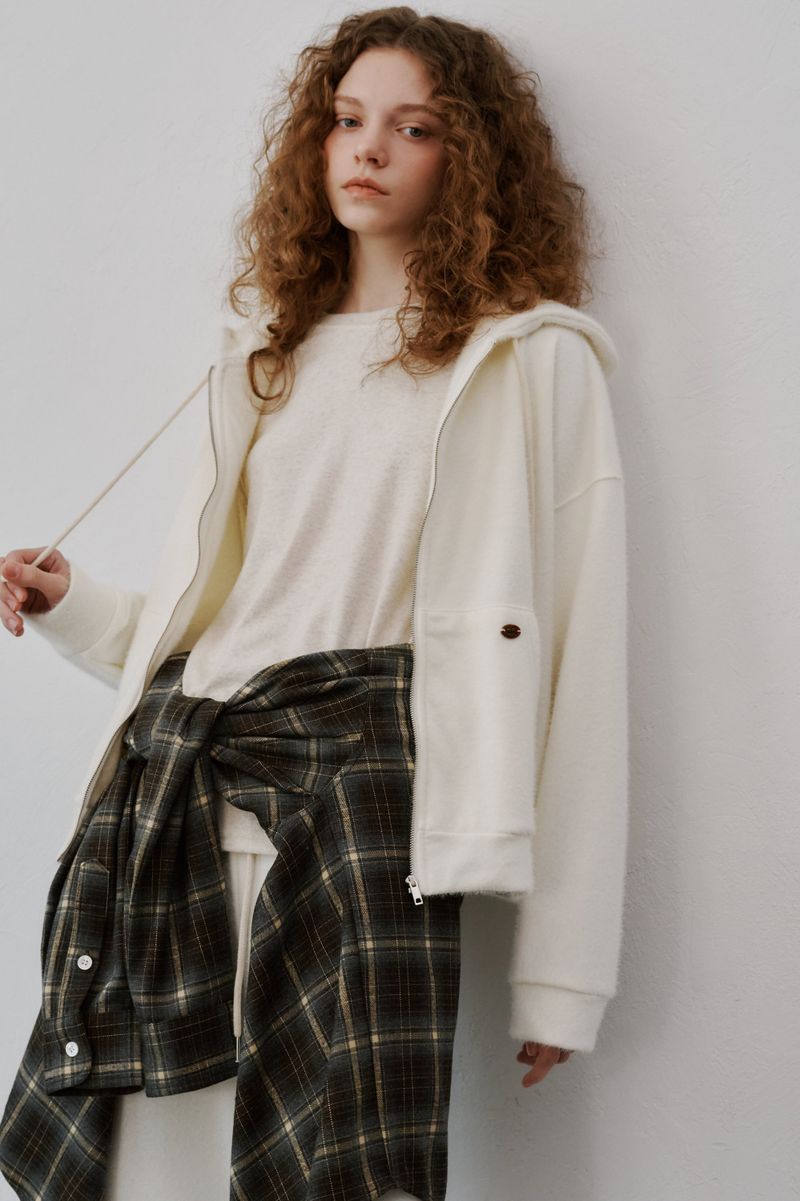 PLAT DU JOUR(プラドゥジュール)の「Snow Hood Zip-up (Ivory)(Tops)」