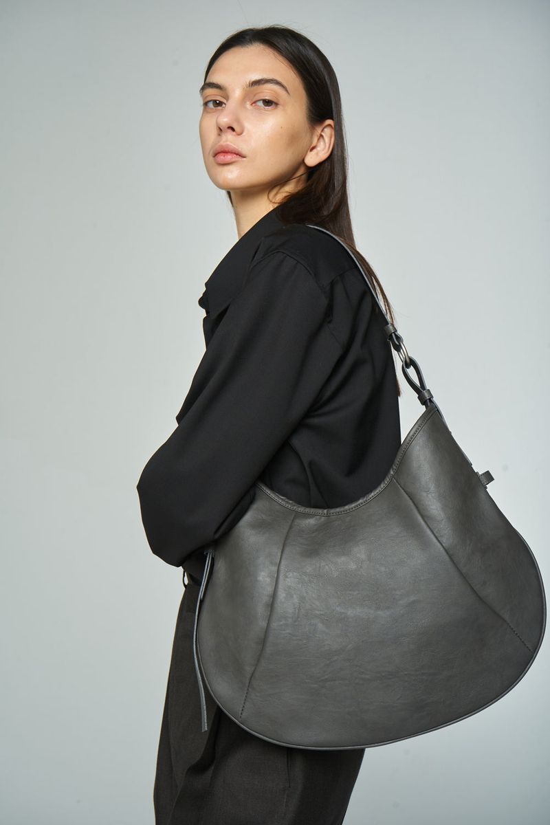 H-Buckle Soft Leather Dumpling Bag (gray)