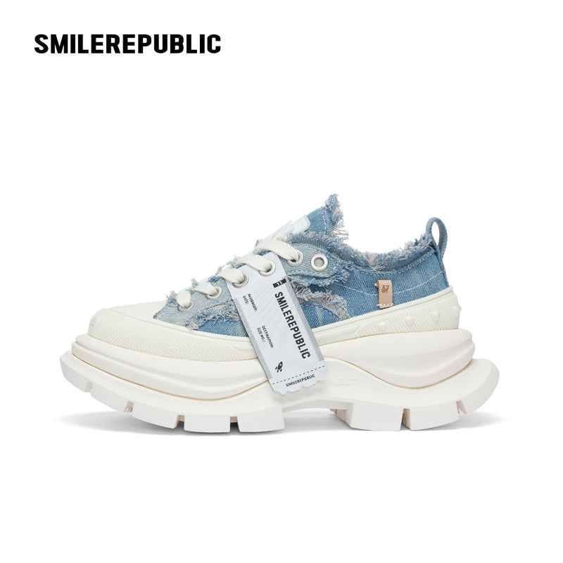 SMILEREPUBLIC（スマイルリパブリック）の「デニムブルー フリンジ キャンバス スマイルトゥ プラットフォーム スニーカー ユニセックス（シューズ）」