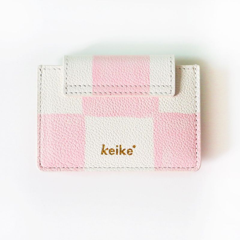 shape of' wallet - pink check