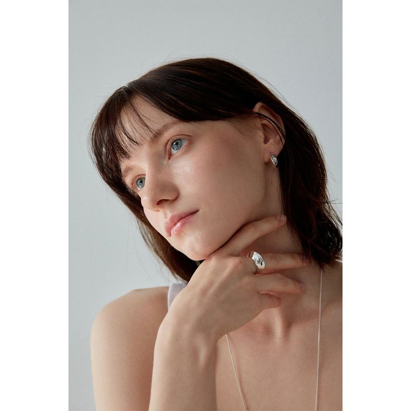 E.004/WAVY EARRING