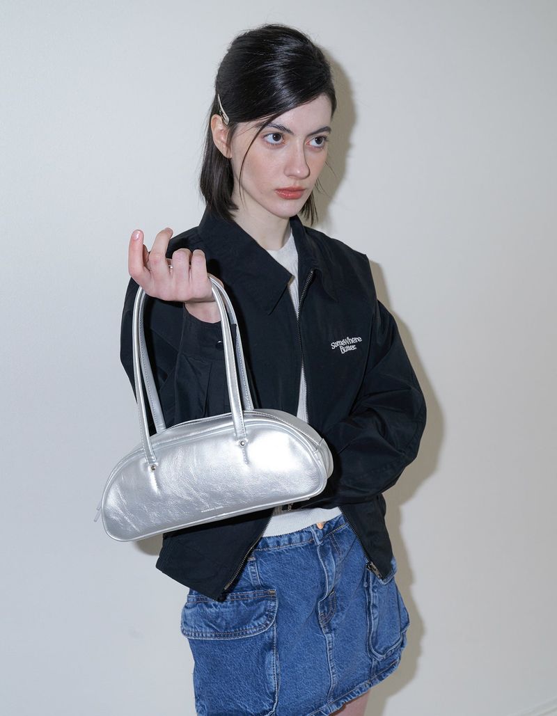SOMEWHERE BUTTER（サムウェアーバター）の「demi baguette bag - silver（Bags）」