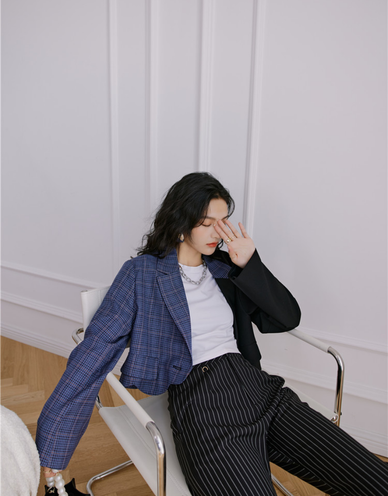 Blue check pattern unbalanced tailored short jacket