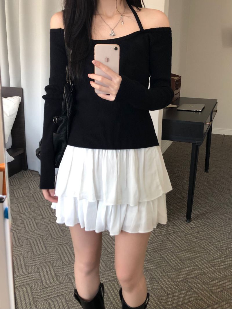 Halter Off-Shoulder Knitwear (2 colors)