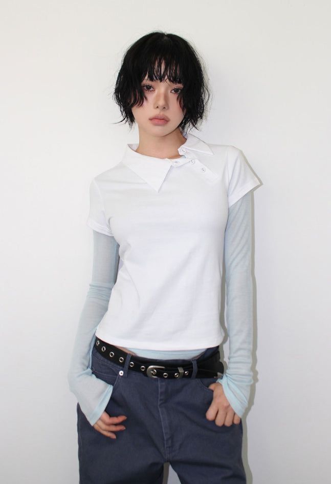 AAKE(アケ)の「UNBAL COLLAR TEE(Tops)」
