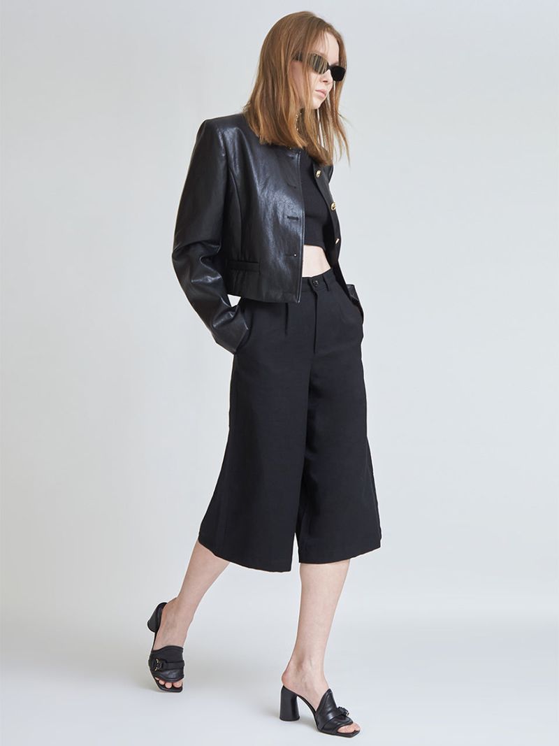 LO AXUAL（ロエクシュアル）の「SAND WASHED BERMUDA PANTS（Pants）」