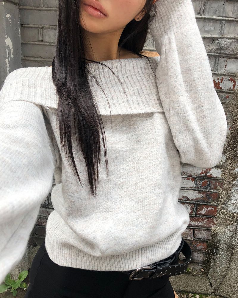 Jeune Off-Shoulder Loose-Fit Long Sleeve Knit