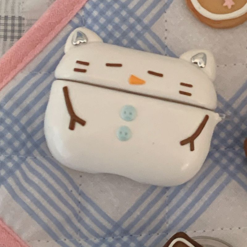 【MADE】 Snow cat AirPod case