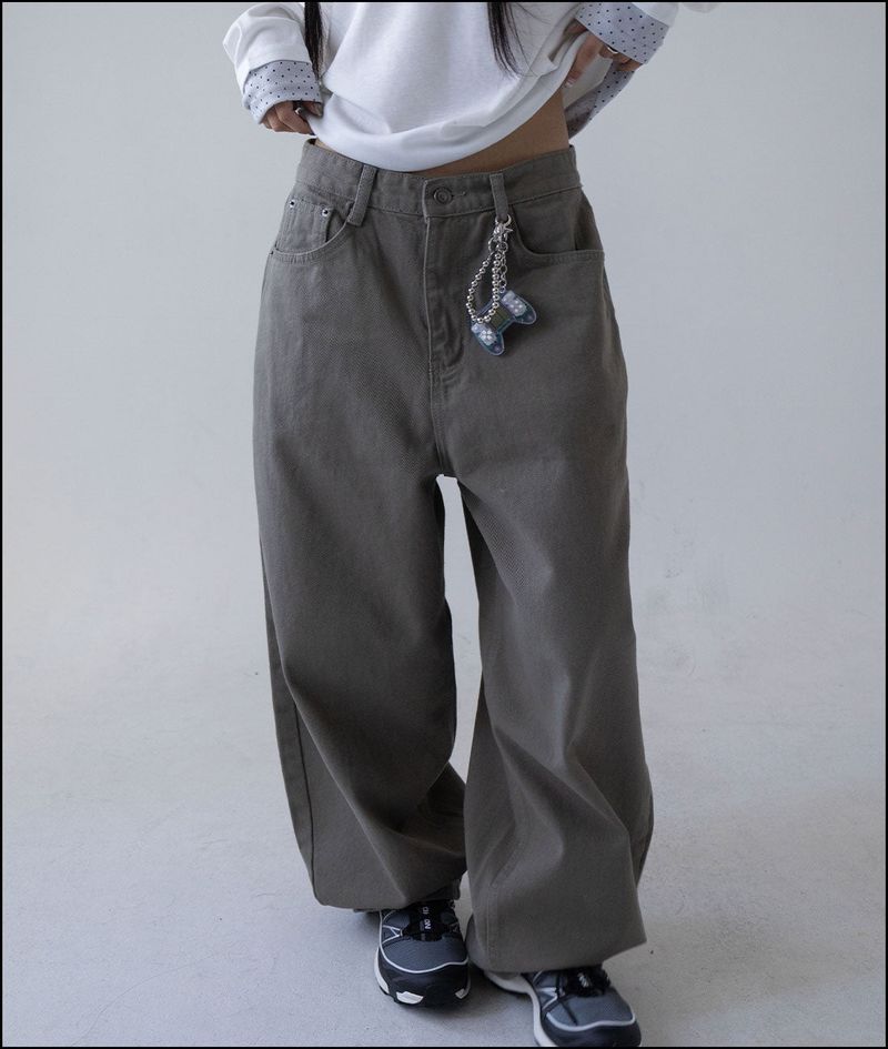 un:tyl（オンタイル）の「hot back pocket curved balloon wide cotton pants（Pants）」