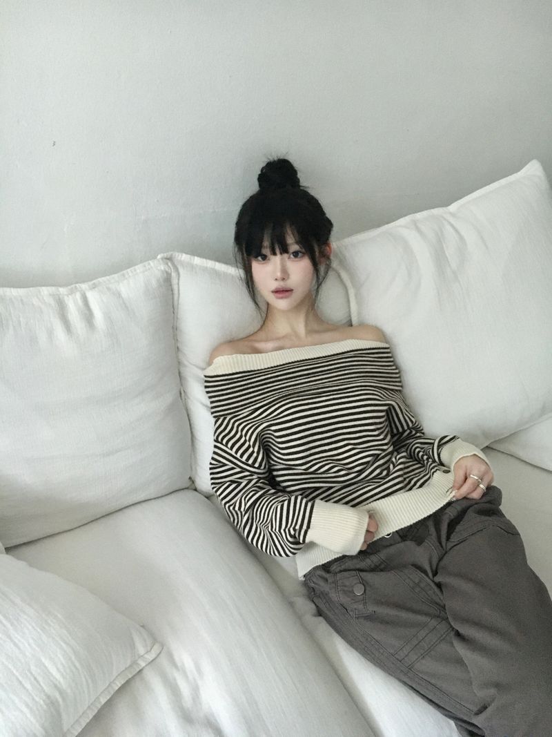 button kitty knit