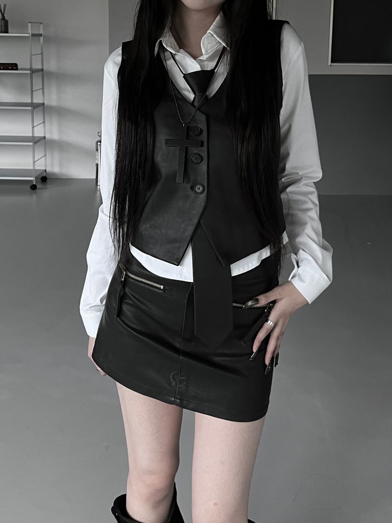 matte chic leather vest
