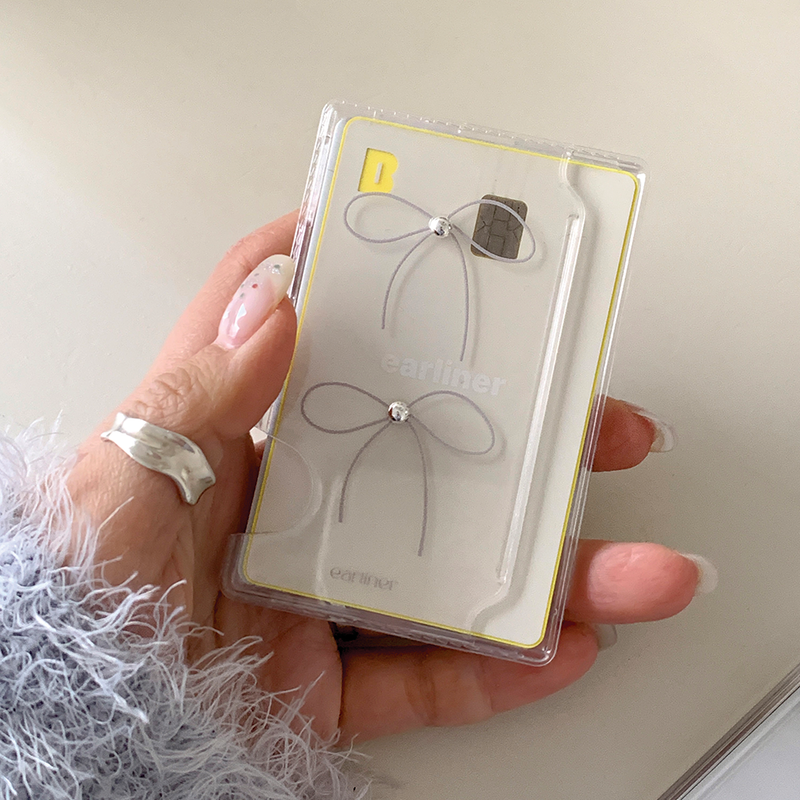 [handmade] silver ribbon magsafe card slot