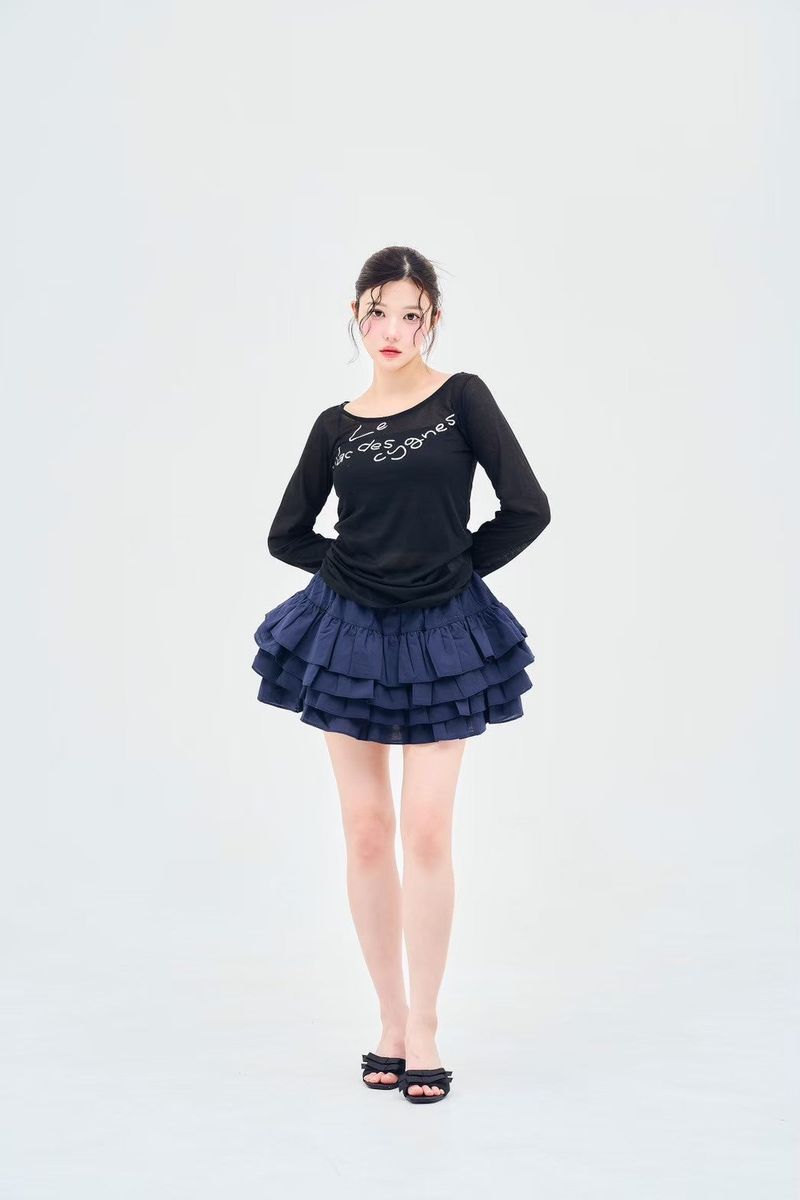volume tiered mini skirt