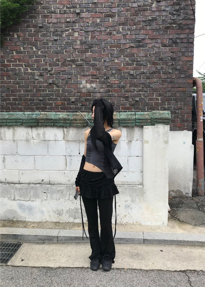RUFFLE ON PANTS