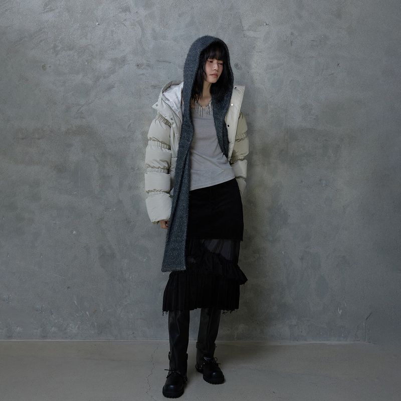 BANDED SLEEVE CURVE PUFFER