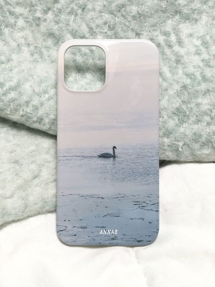 [white swan in the misty lake hard case]