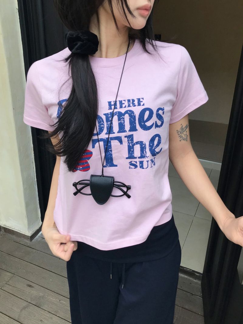 Tiny Summer Comes Strar Lettering Half Sleeve T-shirt