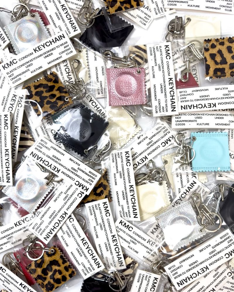 KMC | ZEBRA CONDOM KEYCHAIN