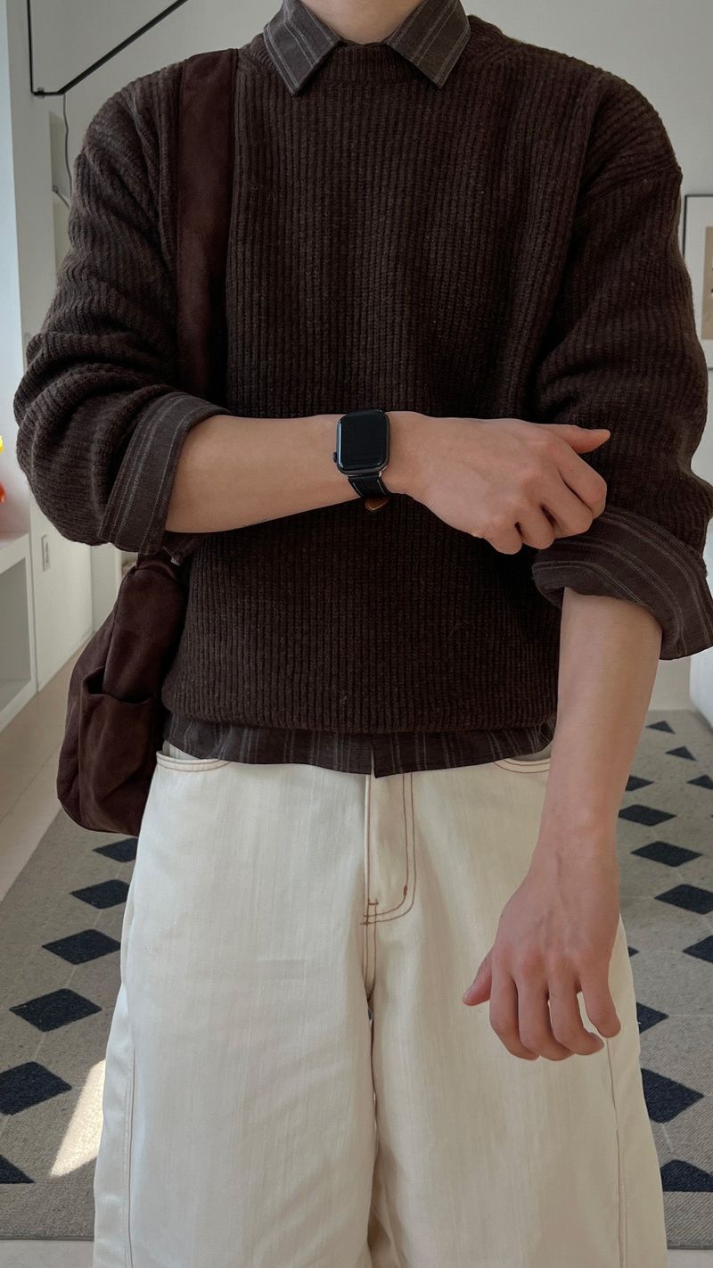 ESOO（イス）の「Wool Hachi Round Knit (7 Colors)（Tops）」