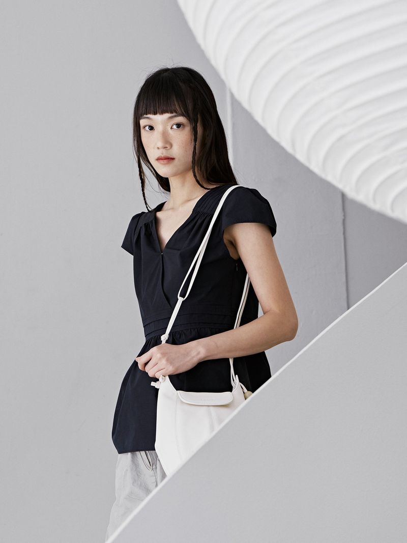 PUFF PIN TUCK BLOUSE [ NAVY ]