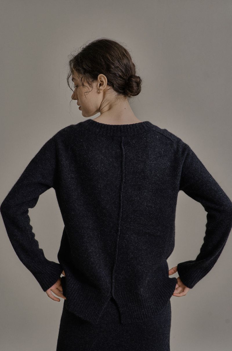 WOOL V-KNIT_CHARCOAL