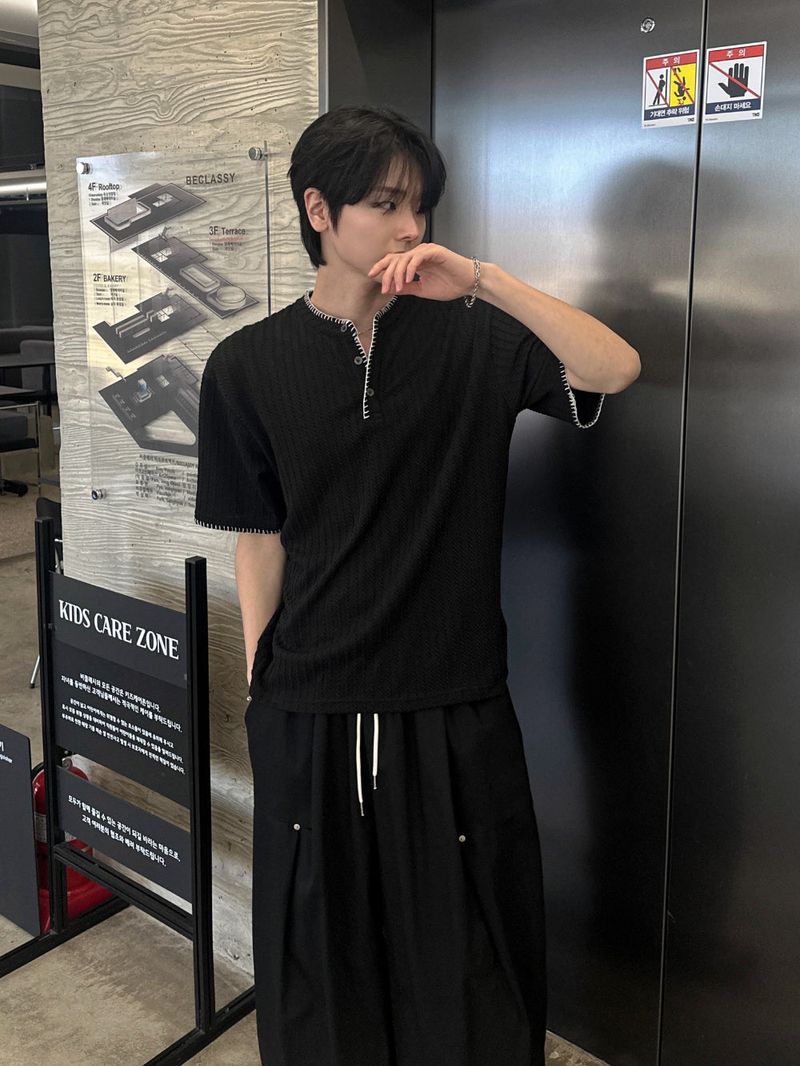 WHAT A LOOK（ワット ア ルック）の「レン ステッチ ヘンリーネック ショートスリーブ ニット（トップス）」