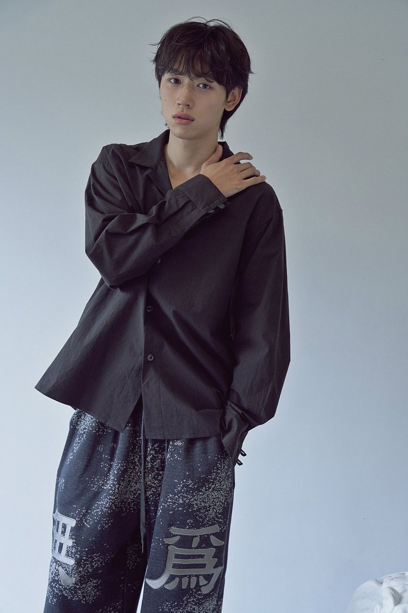 BIO-WASHED CREASE TAILORED SHIRT (Black)