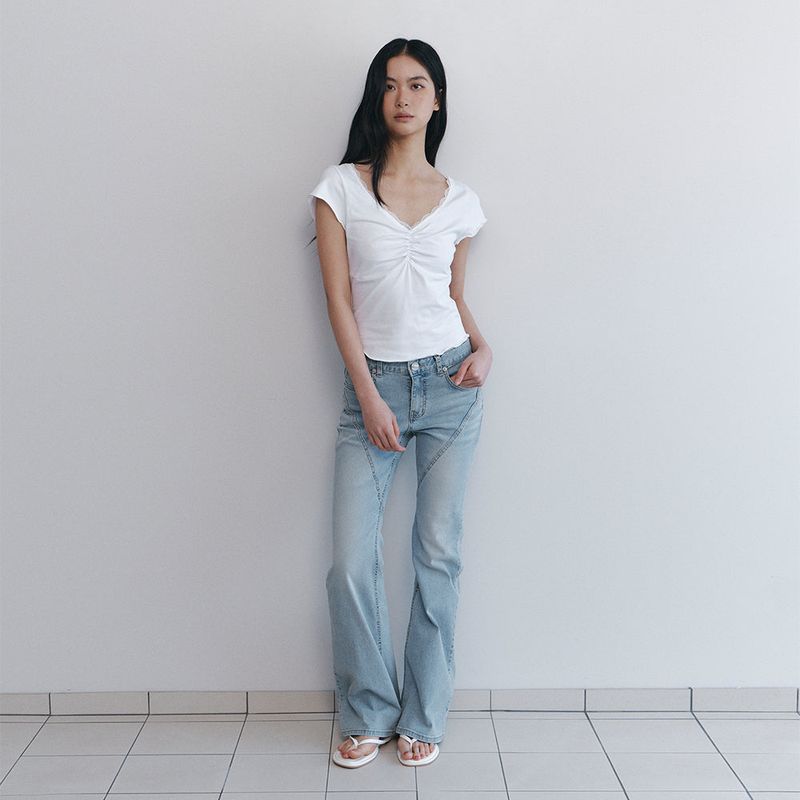 C V-NECK LACE SHIRRING TOP_WHITE