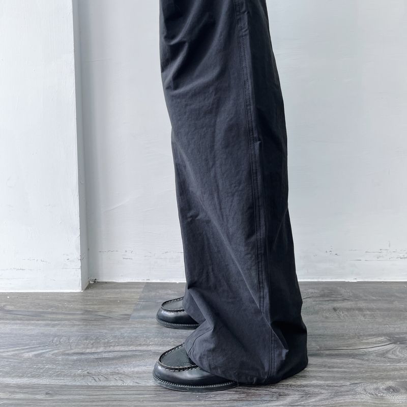 Curved Structure Wide Pants