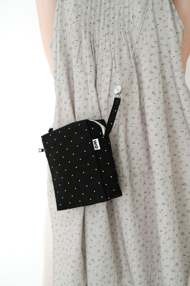 クロス ポーチ (black pin dot)