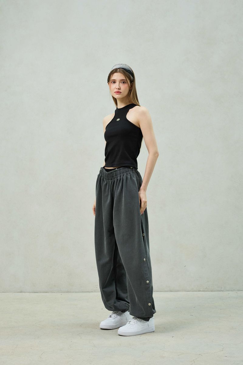 POPPY SLEEVELESS TOP / BLACK