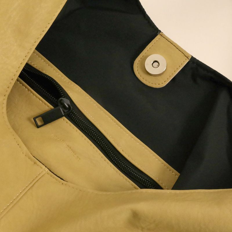 figure yellow