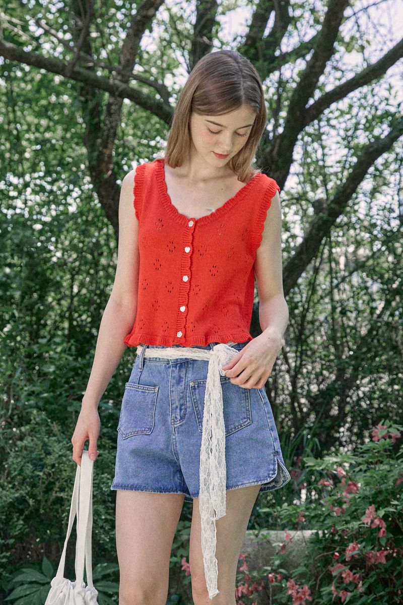 PINK PINEAPPLE（ピンクパイナップル）の「FRILL PUNCHING KNIT VEST (2 COLORS)（Tops）」