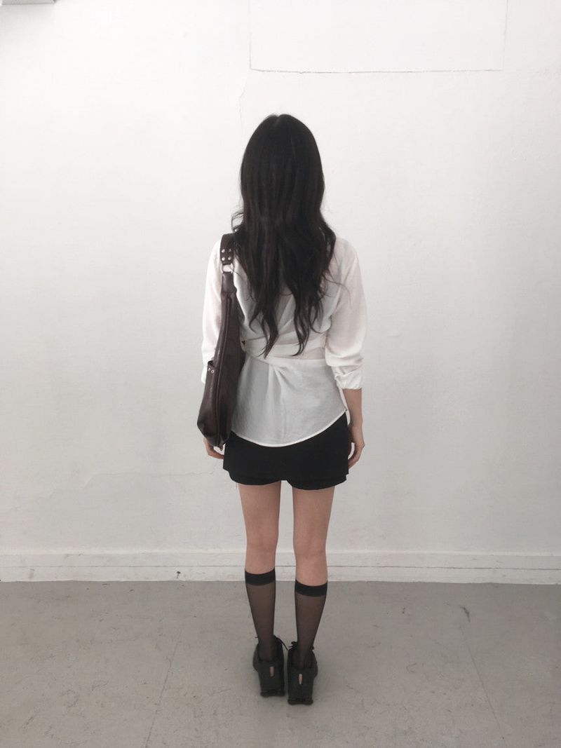 eyelet shoulder bag