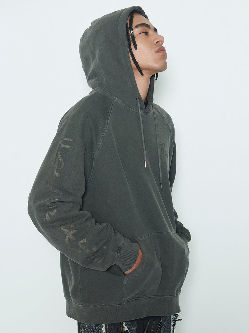 Sserpe（セルぺ）の「Vagabond Poem Pigment Hoodie Charcoal（Tops）」