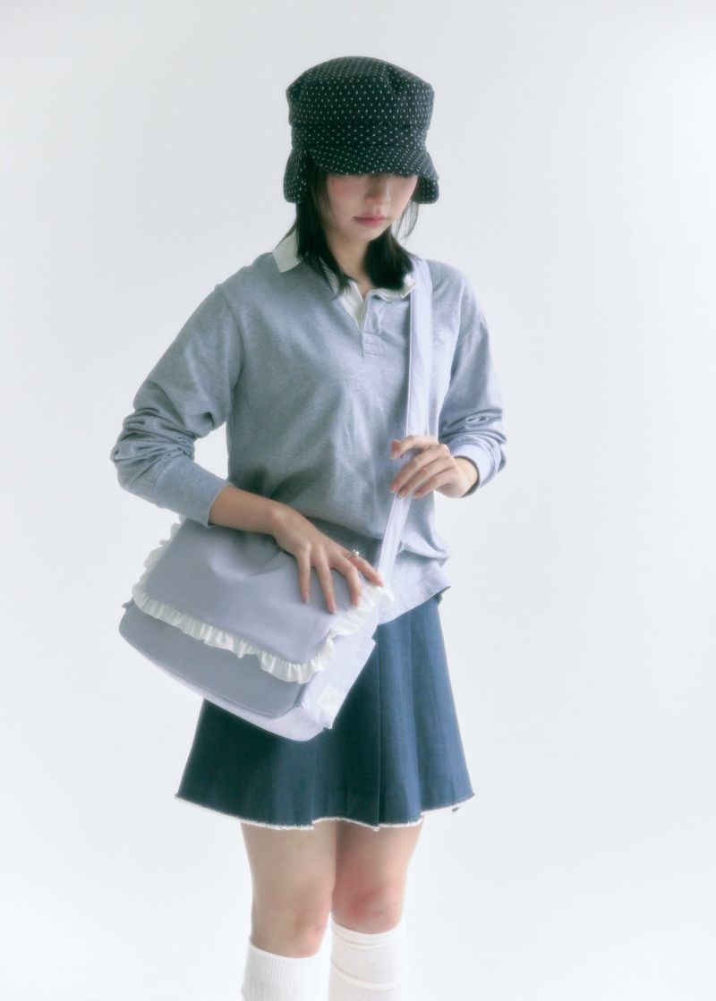 frill messenger bag (light grey)