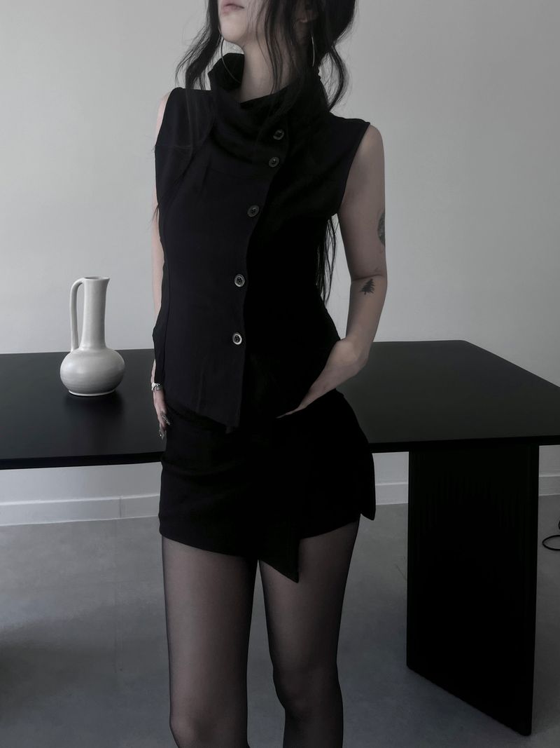 high-neck black button vest