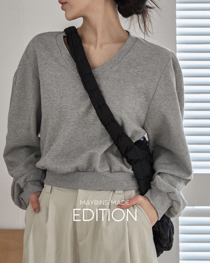 [MADE] Newa Puff V-neck Sweatshirt